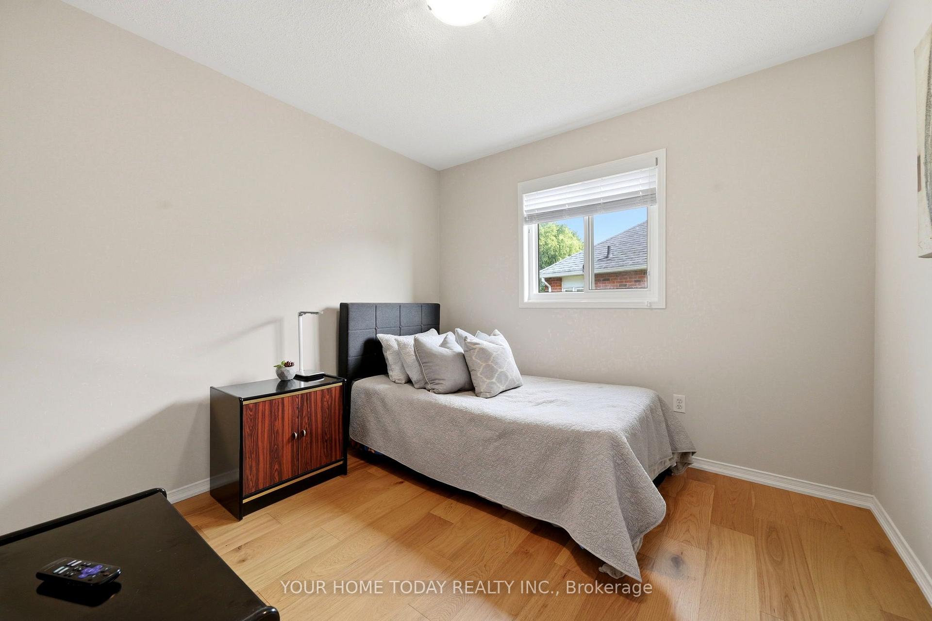 Photo 24 of 58 Chester Crescent, Halton Hills, Georgetown — HOMEH