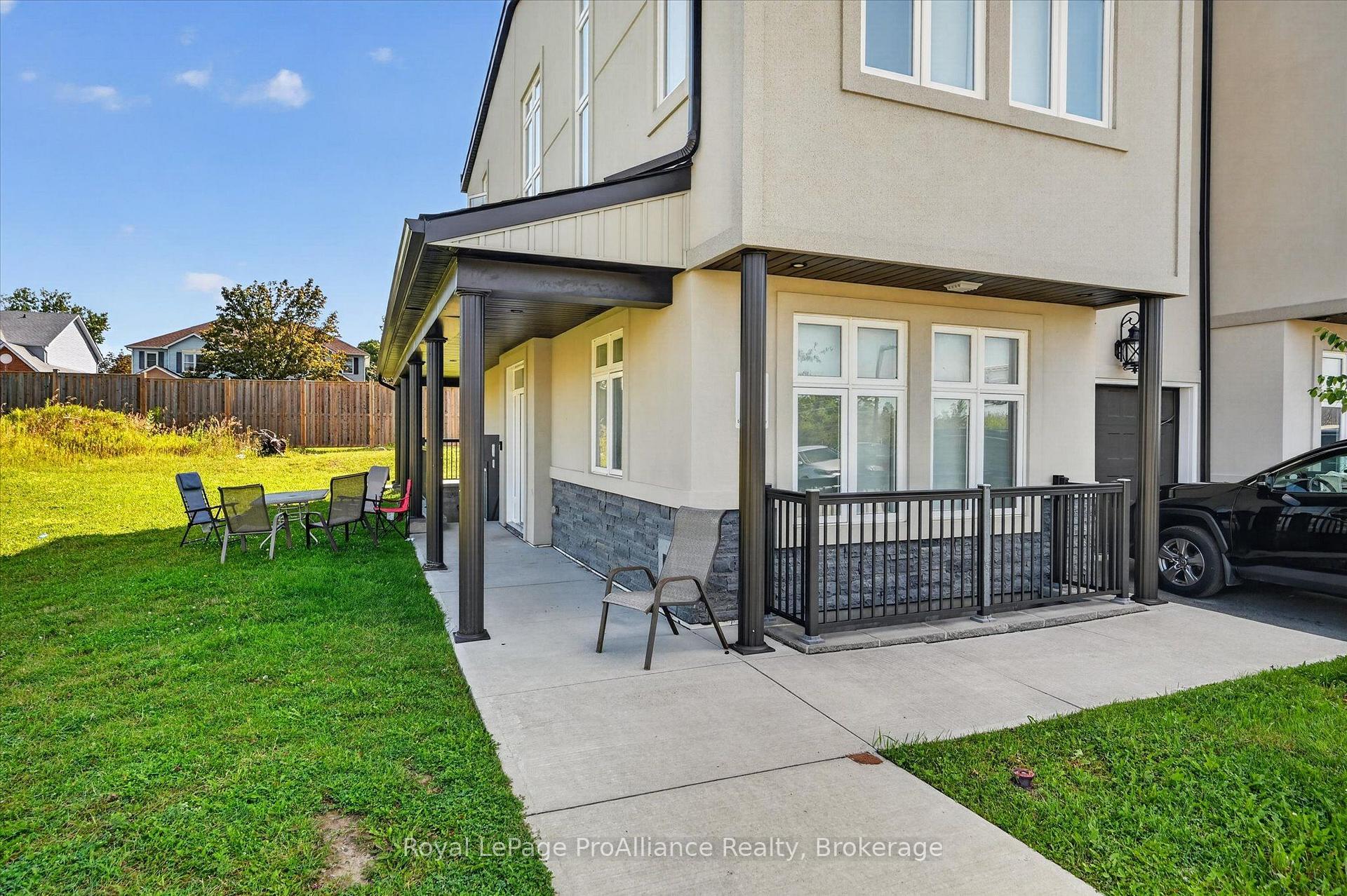 Photo 2 of Unit 16, 550 Brealey Drive, Peterborough, Otonabee Ward 1 — HOMEH