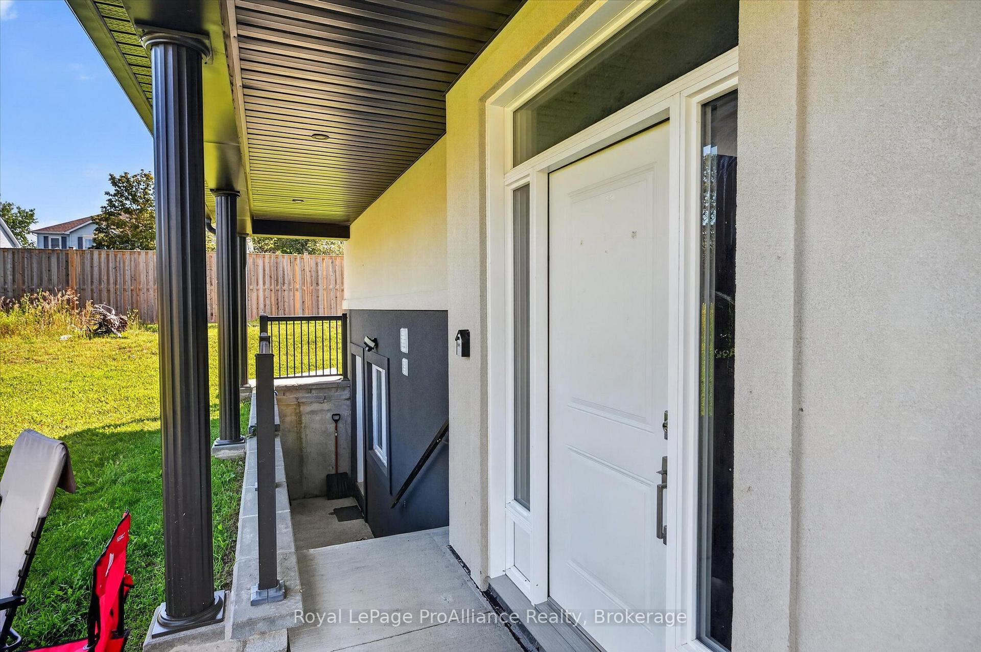 Photo 3 of Unit 16, 550 Brealey Drive, Peterborough, Otonabee Ward 1 — HOMEH