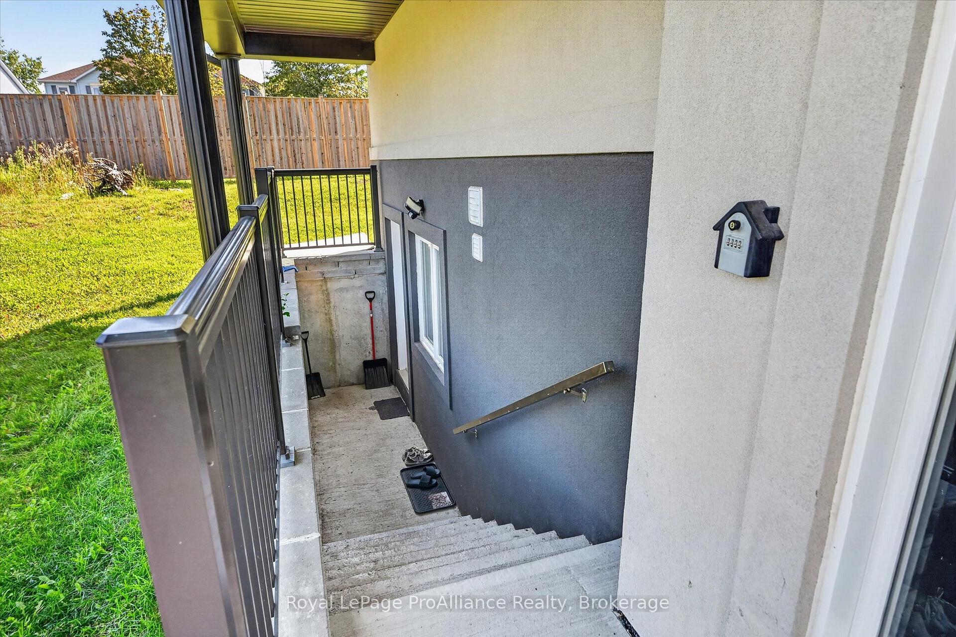 Photo 4 of Unit 16, 550 Brealey Drive, Peterborough, Otonabee Ward 1 — HOMEH