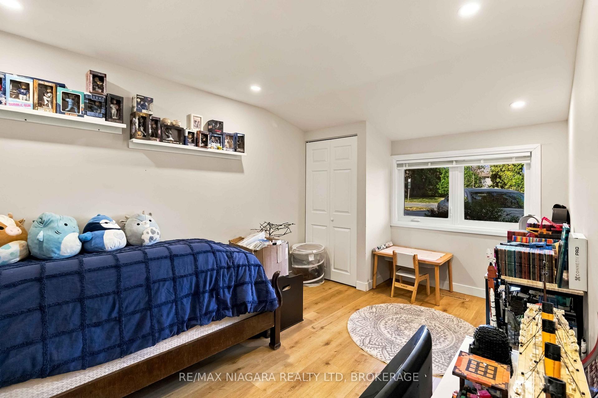 Photo 20 of Unit Main, 1852 Truscott Drive, Mississauga, Clarkson — HOMEH