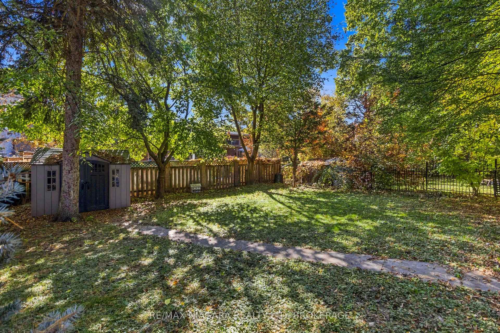 Photo 25 of Unit Main, 1852 Truscott Drive, Mississauga, Clarkson — HOMEH