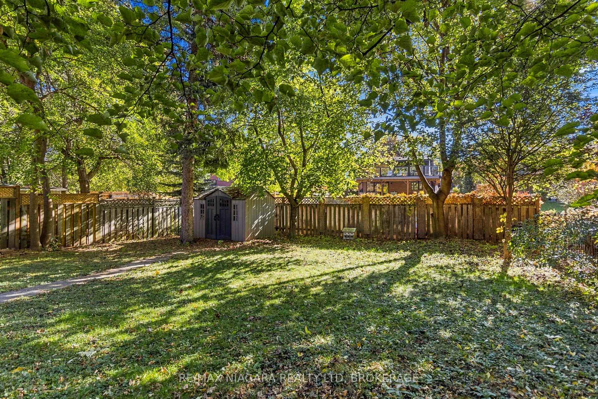 Photo 26 of Unit Main, 1852 Truscott Drive, Mississauga, Clarkson — HOMEH