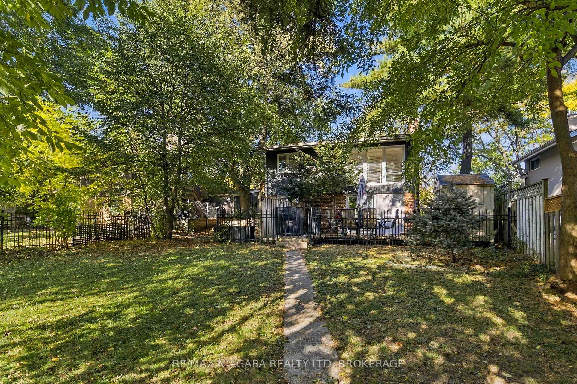 Photo 27 of Unit Main, 1852 Truscott Drive, Mississauga, Clarkson — HOMEH