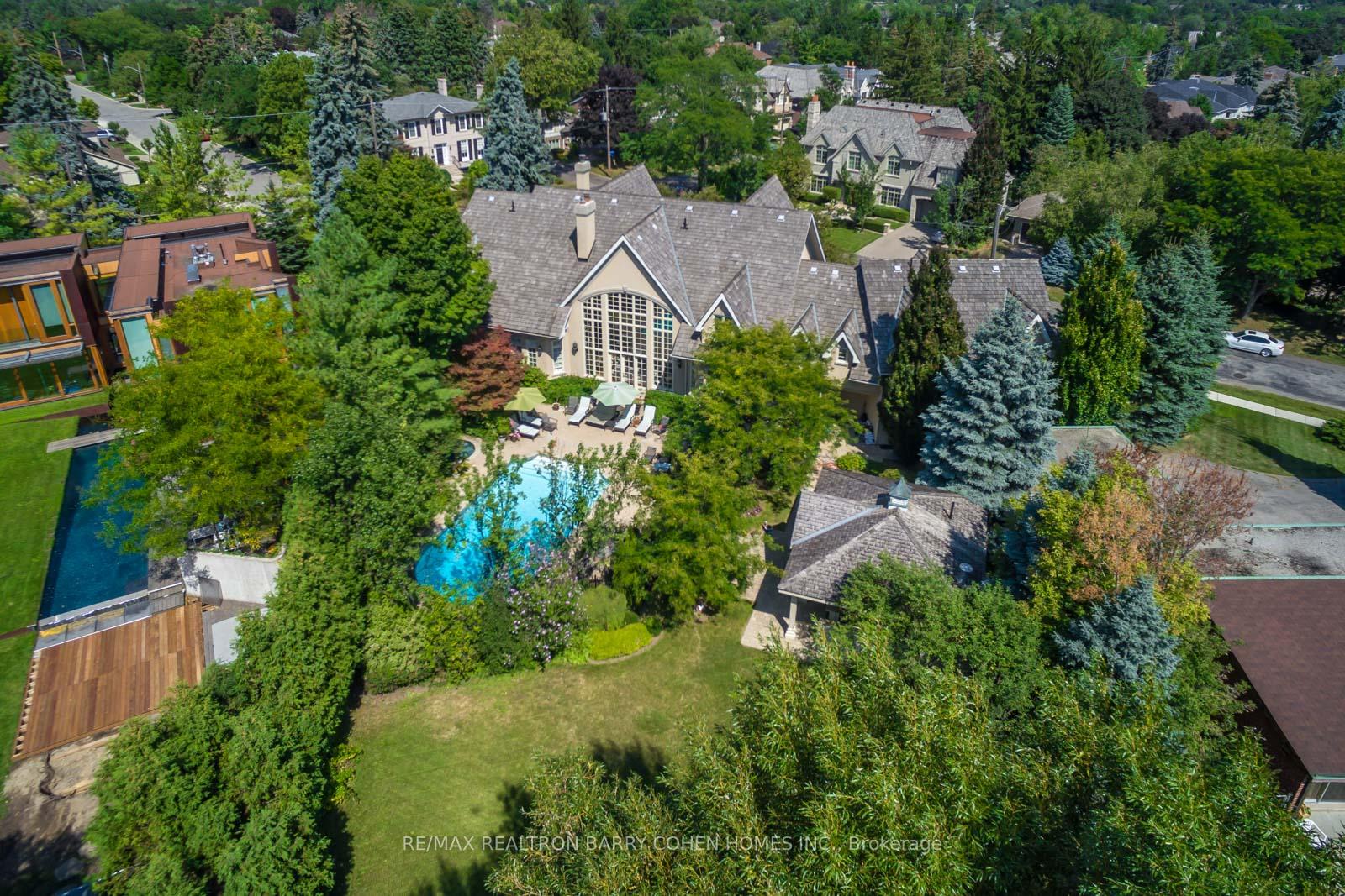 Front of 17 Bayview Ridge