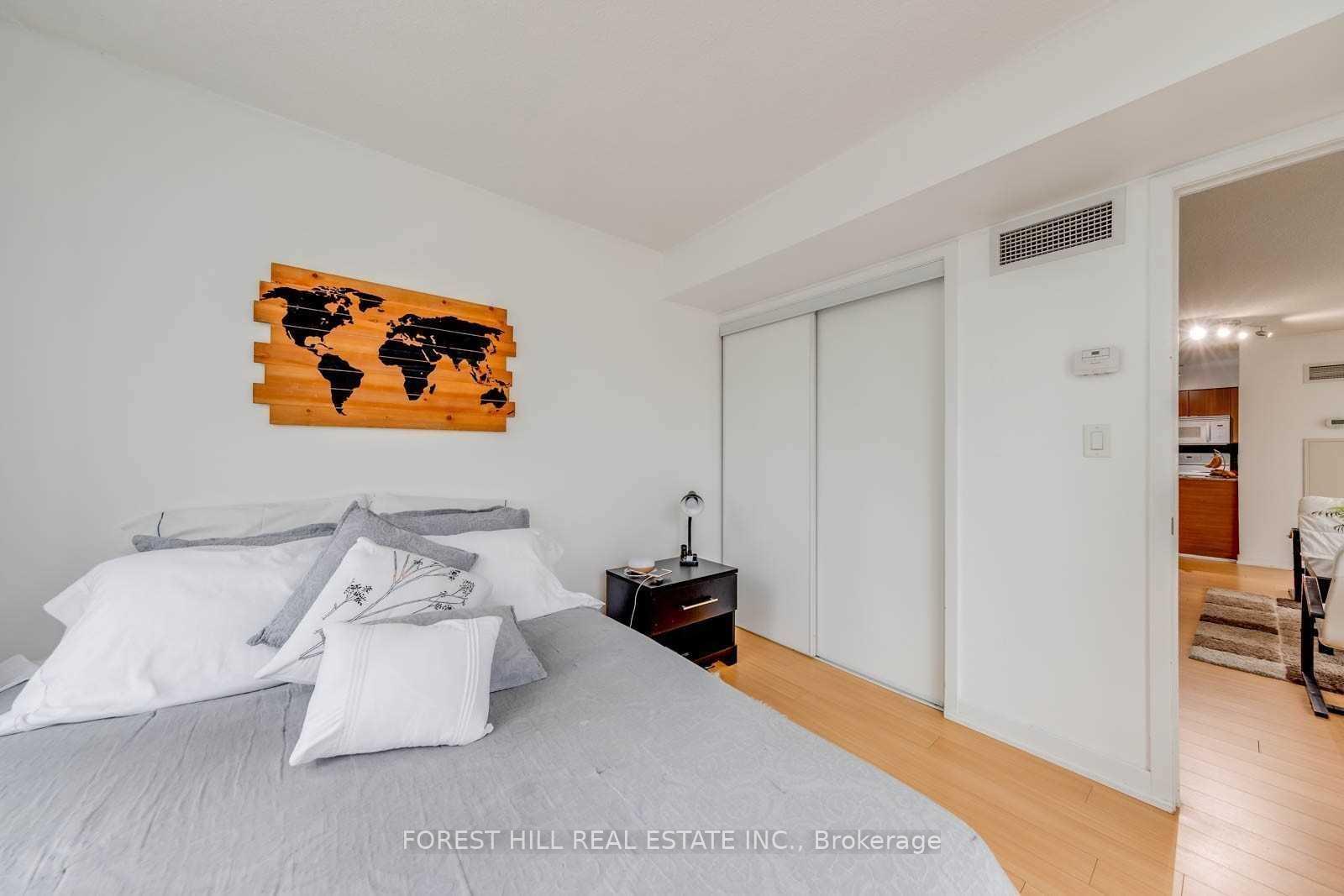 Photo 6 of Unit 1006, 11 Brunel Court, Toronto, Waterfront Communities — HOMEH