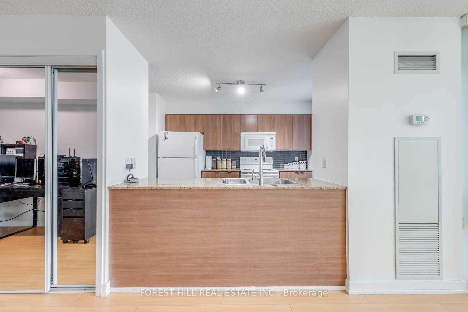 Photo 8 of Unit 1006, 11 Brunel Court, Toronto, Waterfront Communities — HOMEH