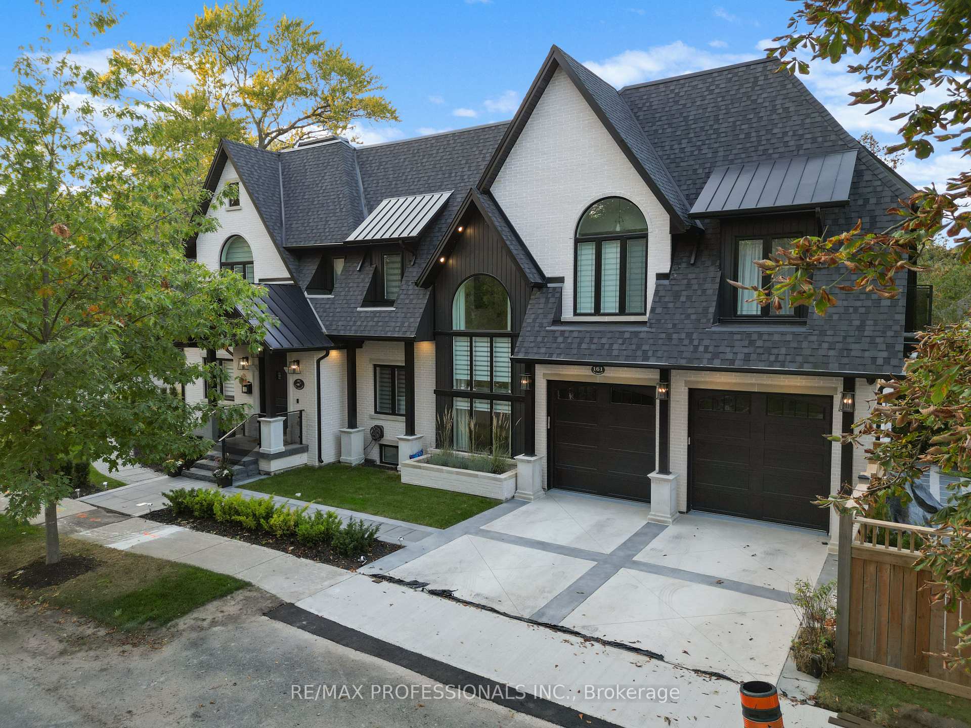 Photo 45 of 161 The Kingsway, Etobicoke, Kingsway South — HOMEH