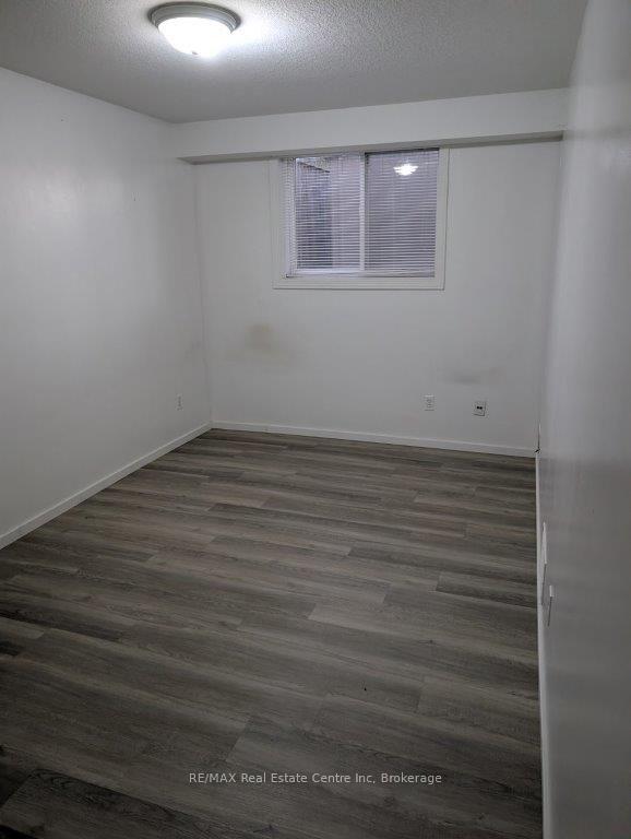 Photo 5 of Unit B, 75 Ryde Road, Guelph, Willow West/Sugarbush/West Acres — HOMEH