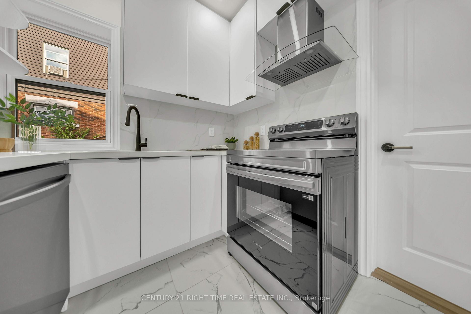 Photo 13 of 188 Courtland Avenue E, Kitchener, Cedar Hill — HOMEH