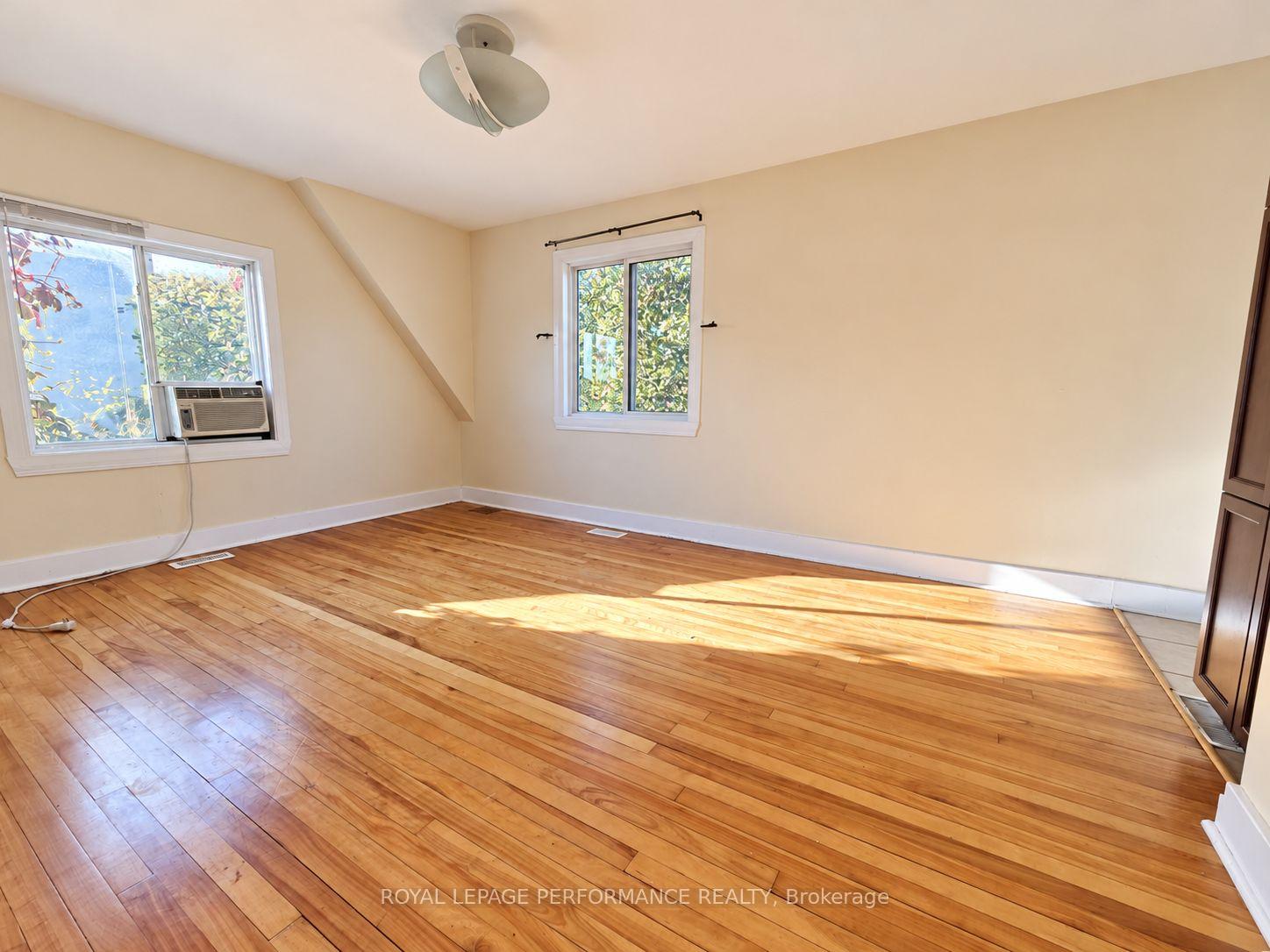 Photo 3 of Unit A, 770 Highland Avenue, Ottawa, Laurentianview — HOMEH
