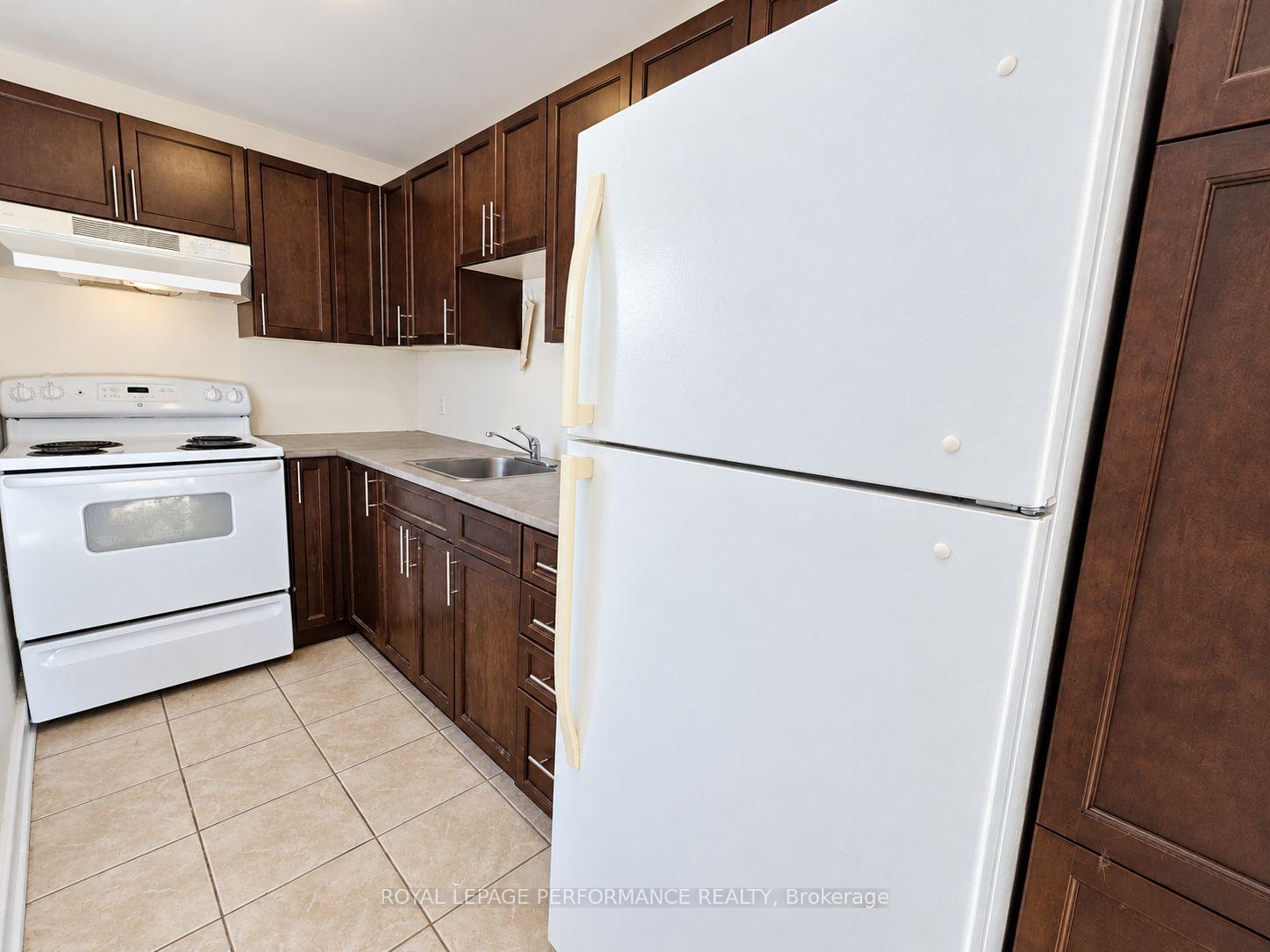 Photo 5 of Unit A, 770 Highland Avenue, Ottawa, Laurentianview — HOMEH