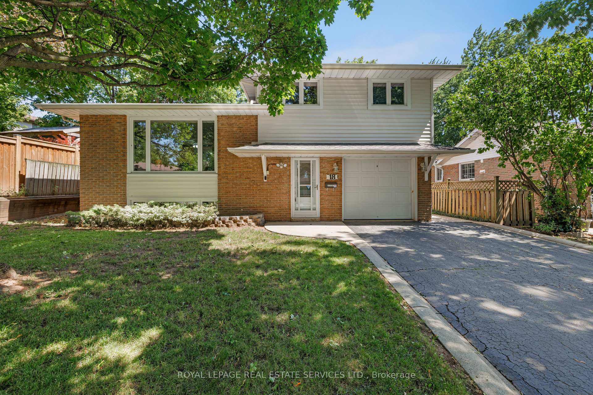 Photo 1 of 18 Osborne Crescent, Oakville, College Park — HOMEH