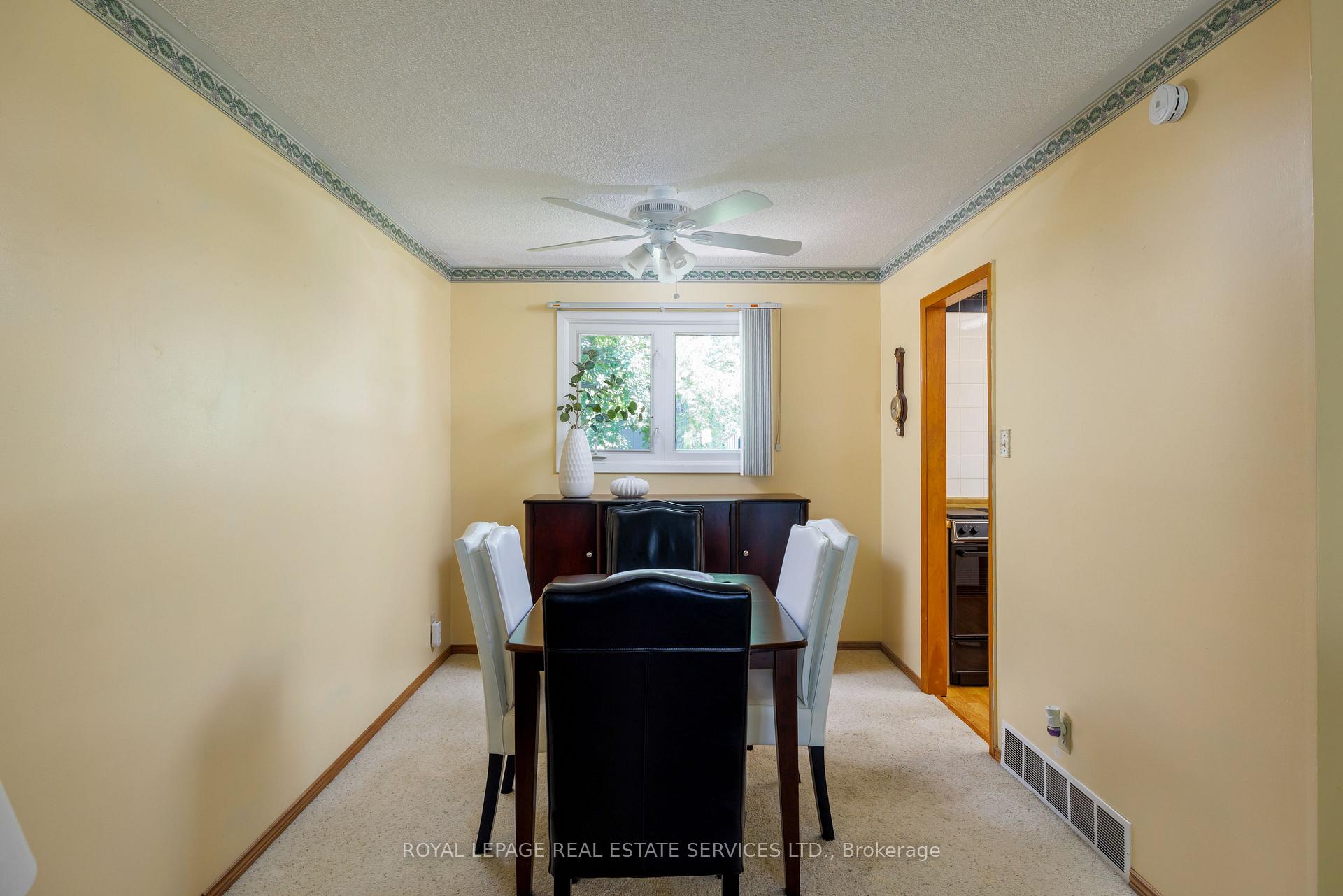 Photo 11 of 18 Osborne Crescent, Oakville, College Park — HOMEH
