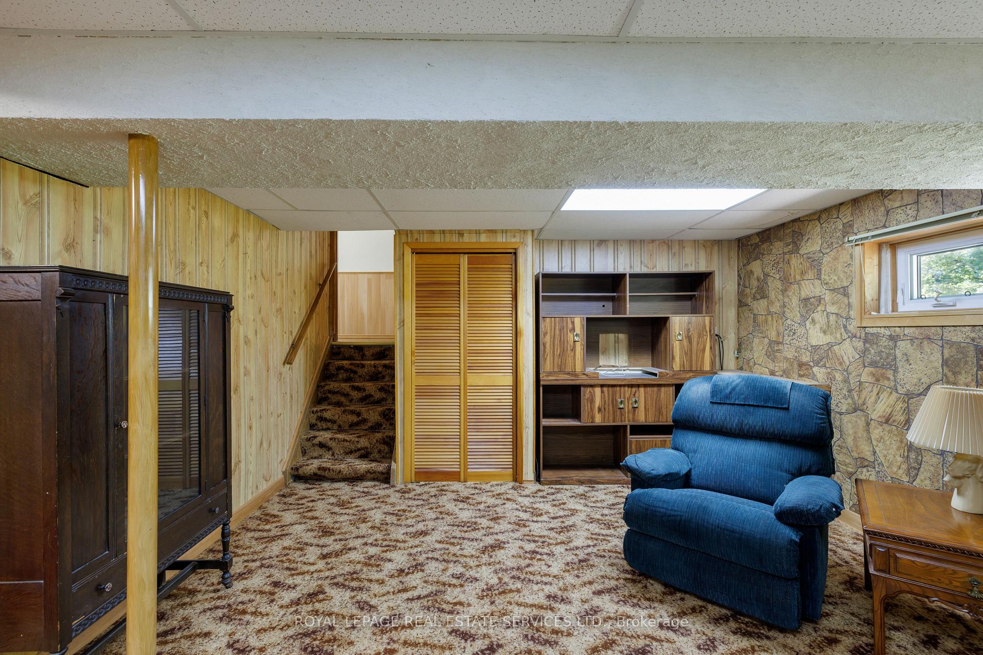 Photo 21 of 18 Osborne Crescent, Oakville, College Park — HOMEH