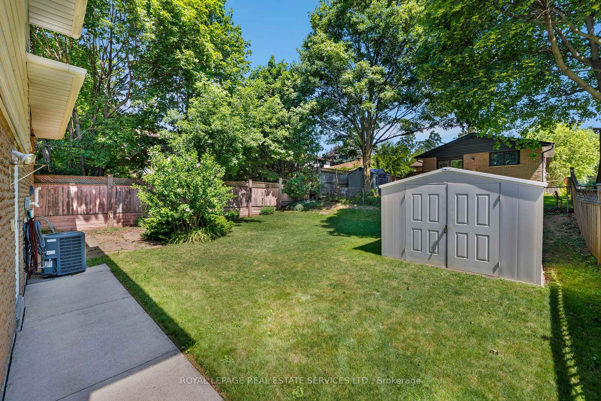 Photo 24 of 18 Osborne Crescent, Oakville, College Park — HOMEH