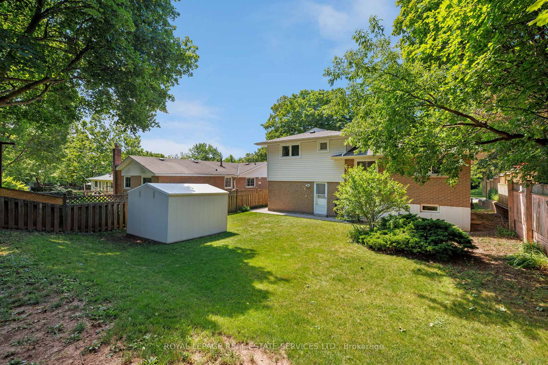 Photo 26 of 18 Osborne Crescent, Oakville, College Park — HOMEH