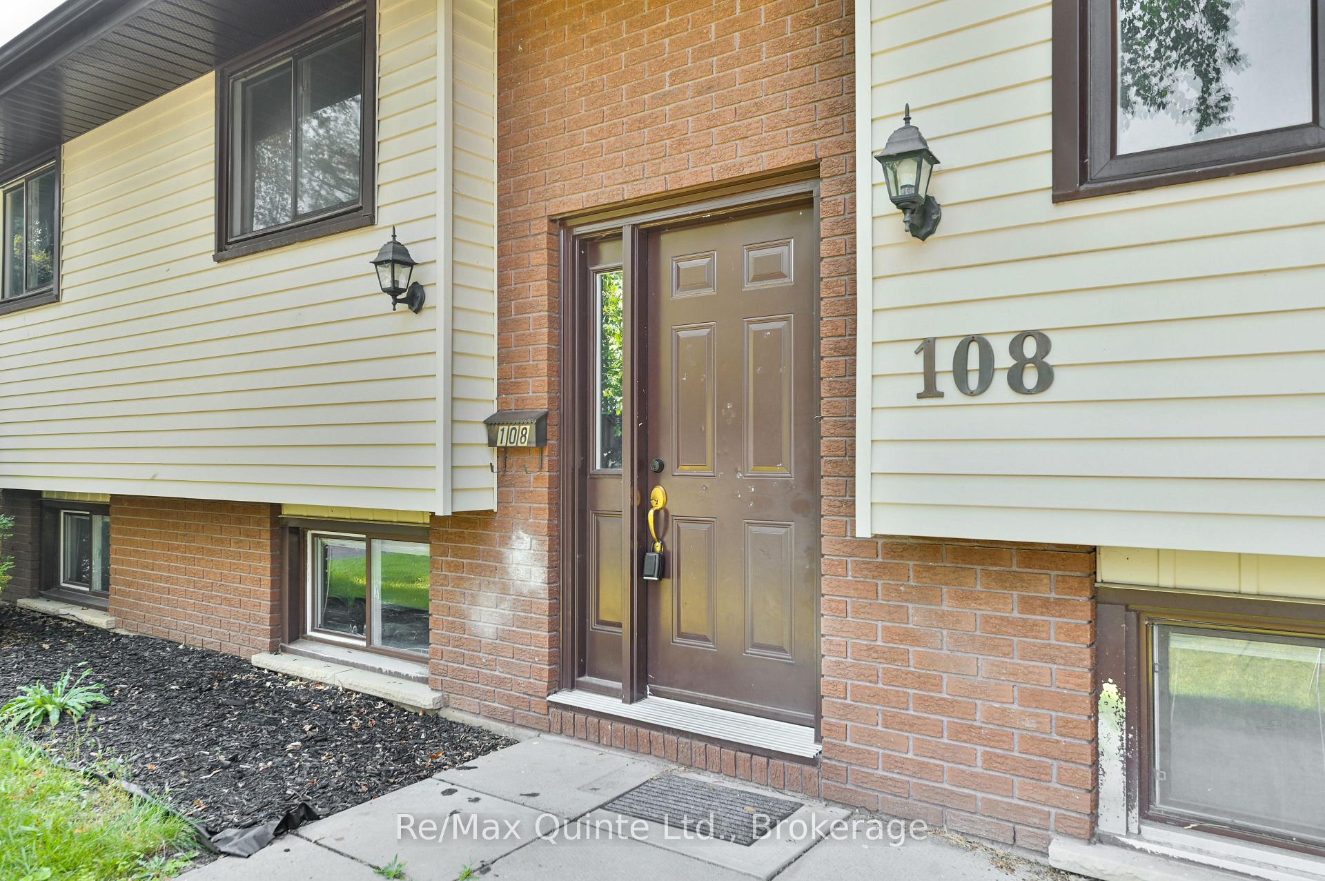 Photo 5 of 108 Nicholas Street, Quinte West, Trenton Ward — HOMEH
