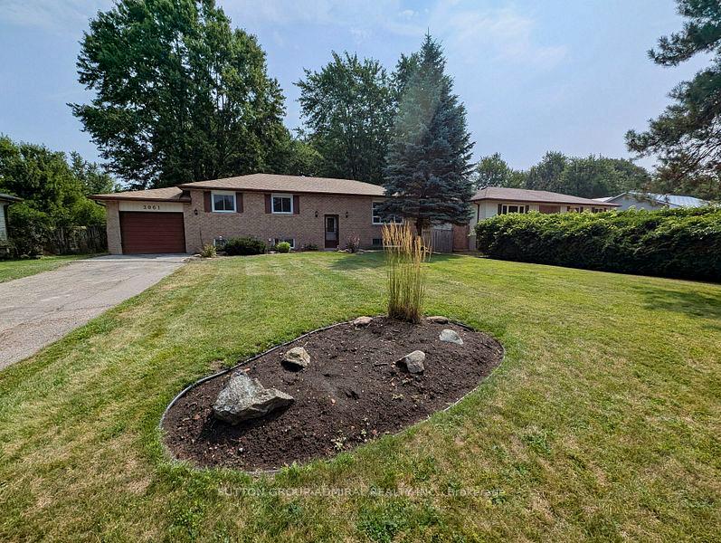Photo 2 of 2061 Craig Road, Innisfil, Alcona — HOMEH
