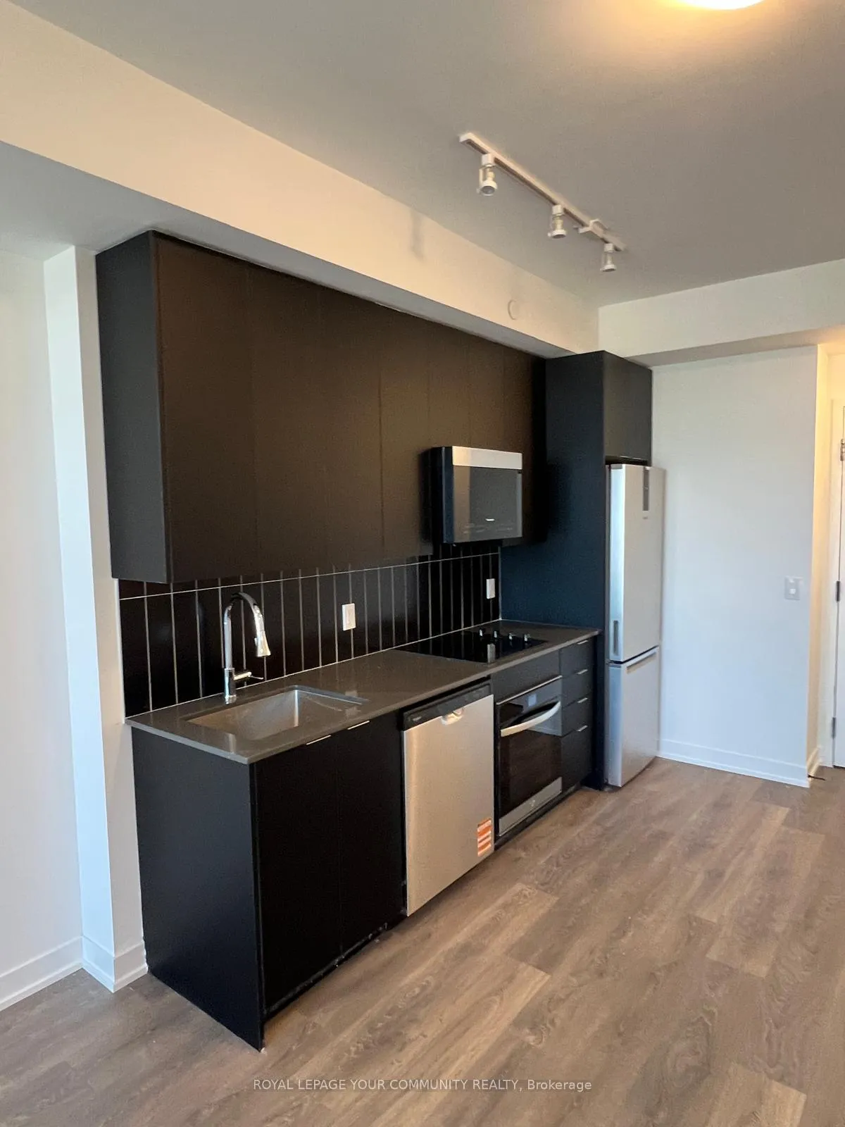 Photo 5 of Unit 1827, 498 Caldari Road, Vaughan, Concord — HOMEH