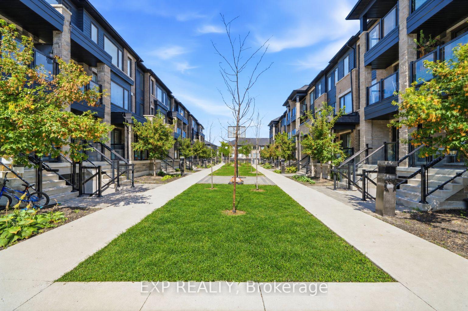 Photo 2 of 21 Magnolia Lane, Barrie, Innis-Shore — HOMEH