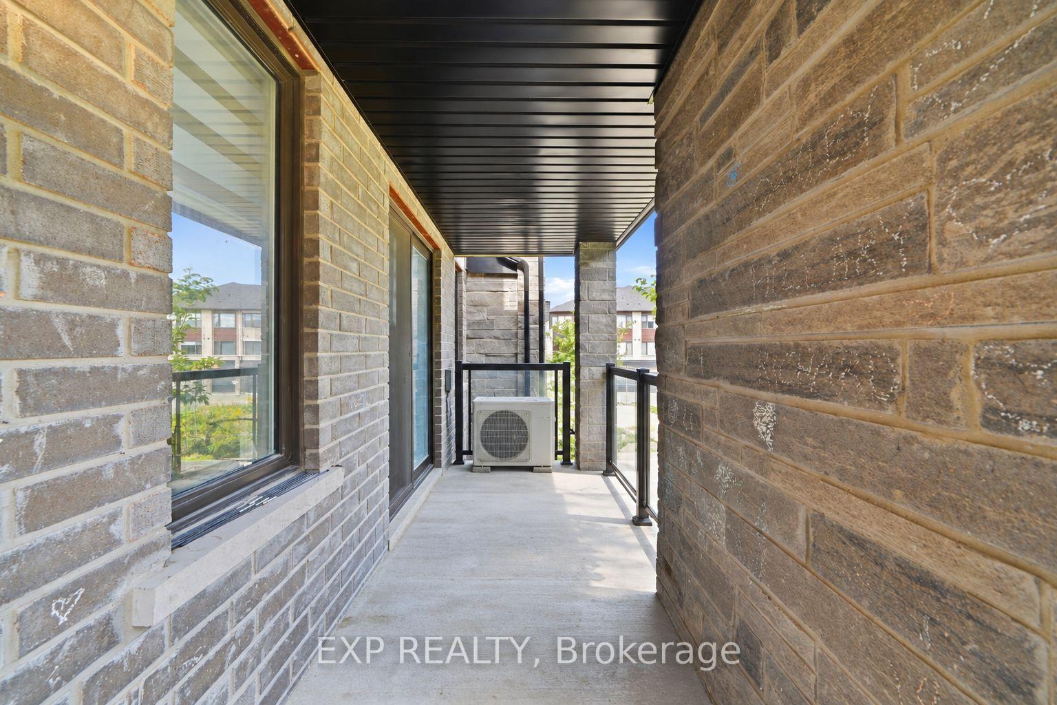 Photo 4 of 21 Magnolia Lane, Barrie, Innis-Shore — HOMEH