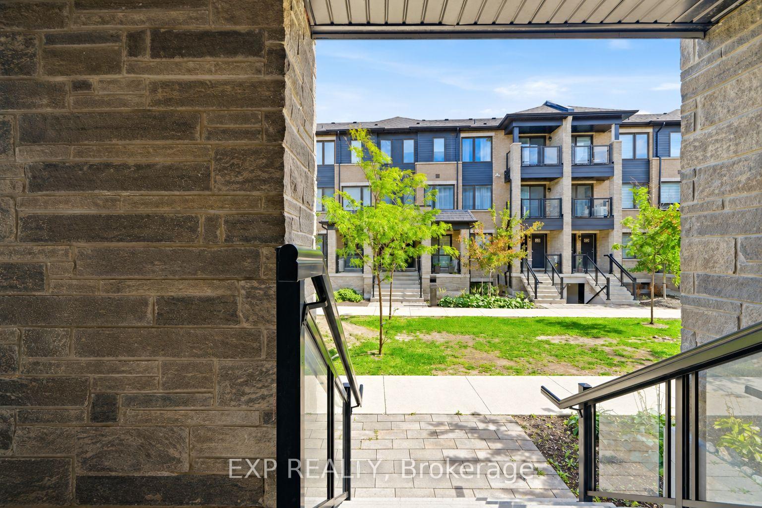 Photo 5 of 21 Magnolia Lane, Barrie, Innis-Shore — HOMEH