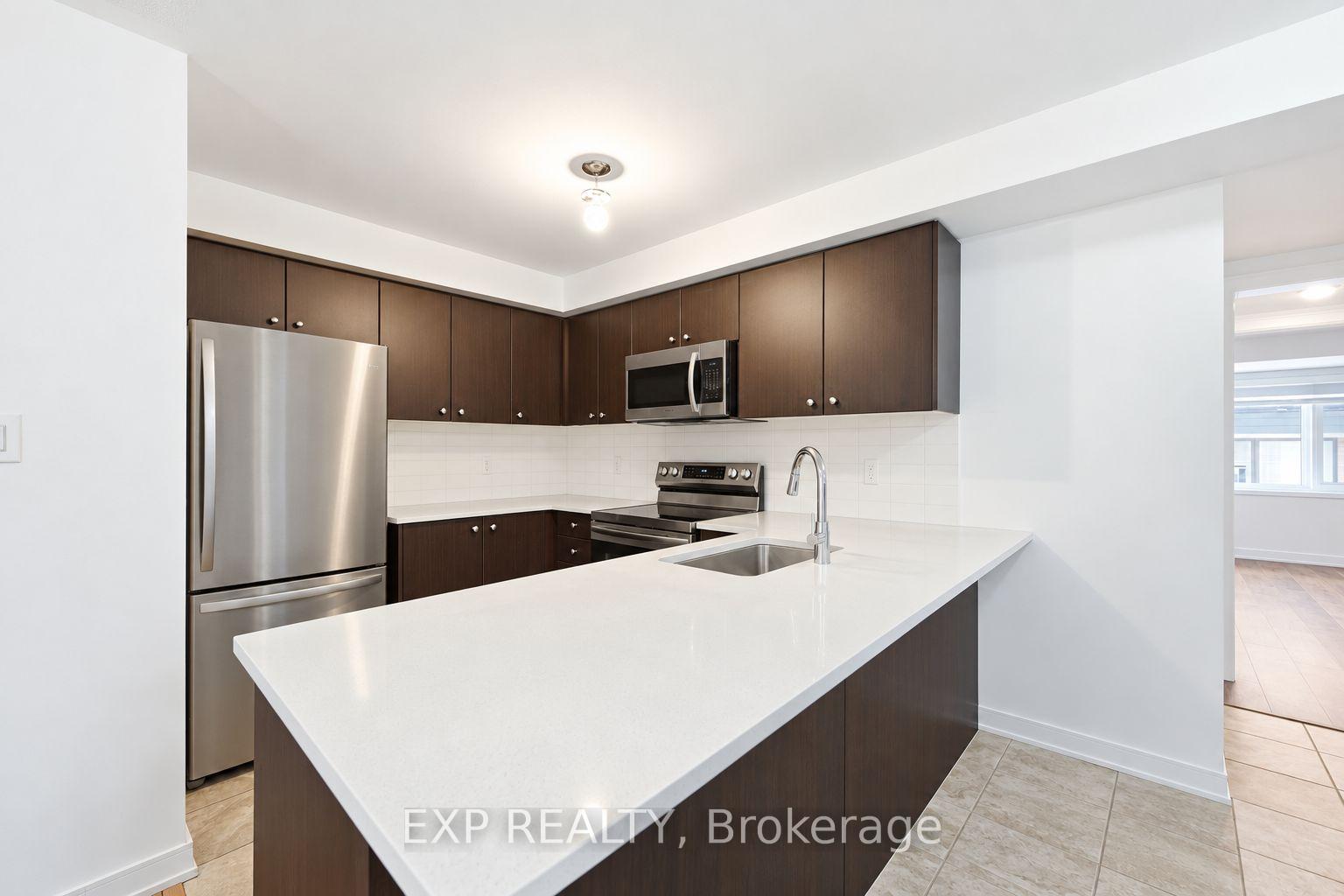Photo 12 of 21 Magnolia Lane, Barrie, Innis-Shore — HOMEH