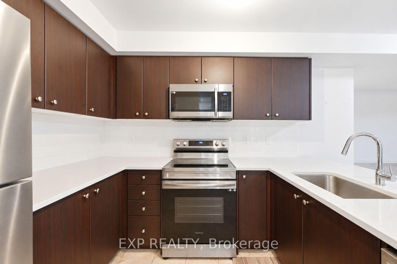 Photo 13 of 21 Magnolia Lane, Barrie, Innis-Shore — HOMEH
