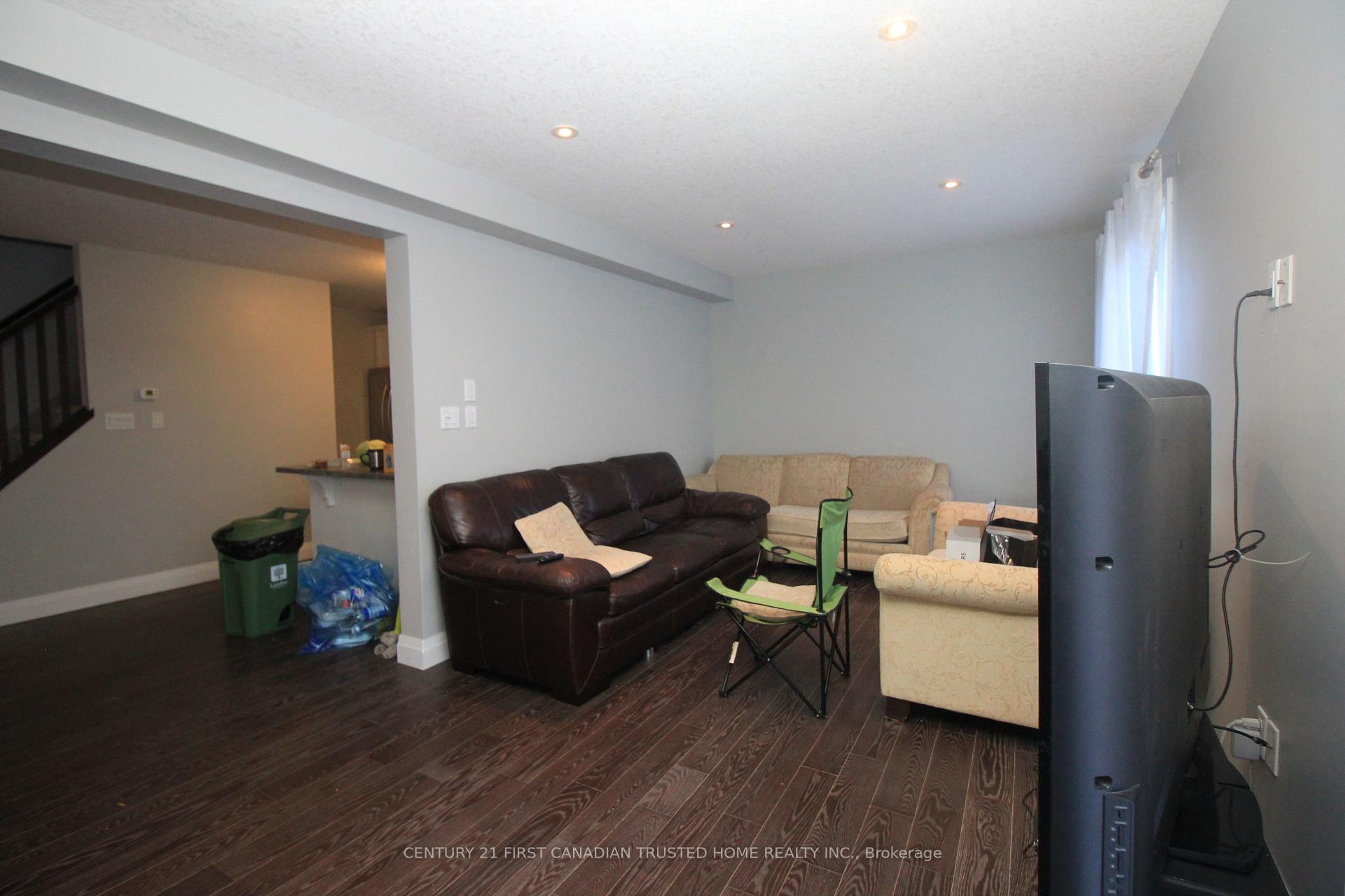 Photo 9 of 6832 Vallas Circle, London, South V — HOMEH