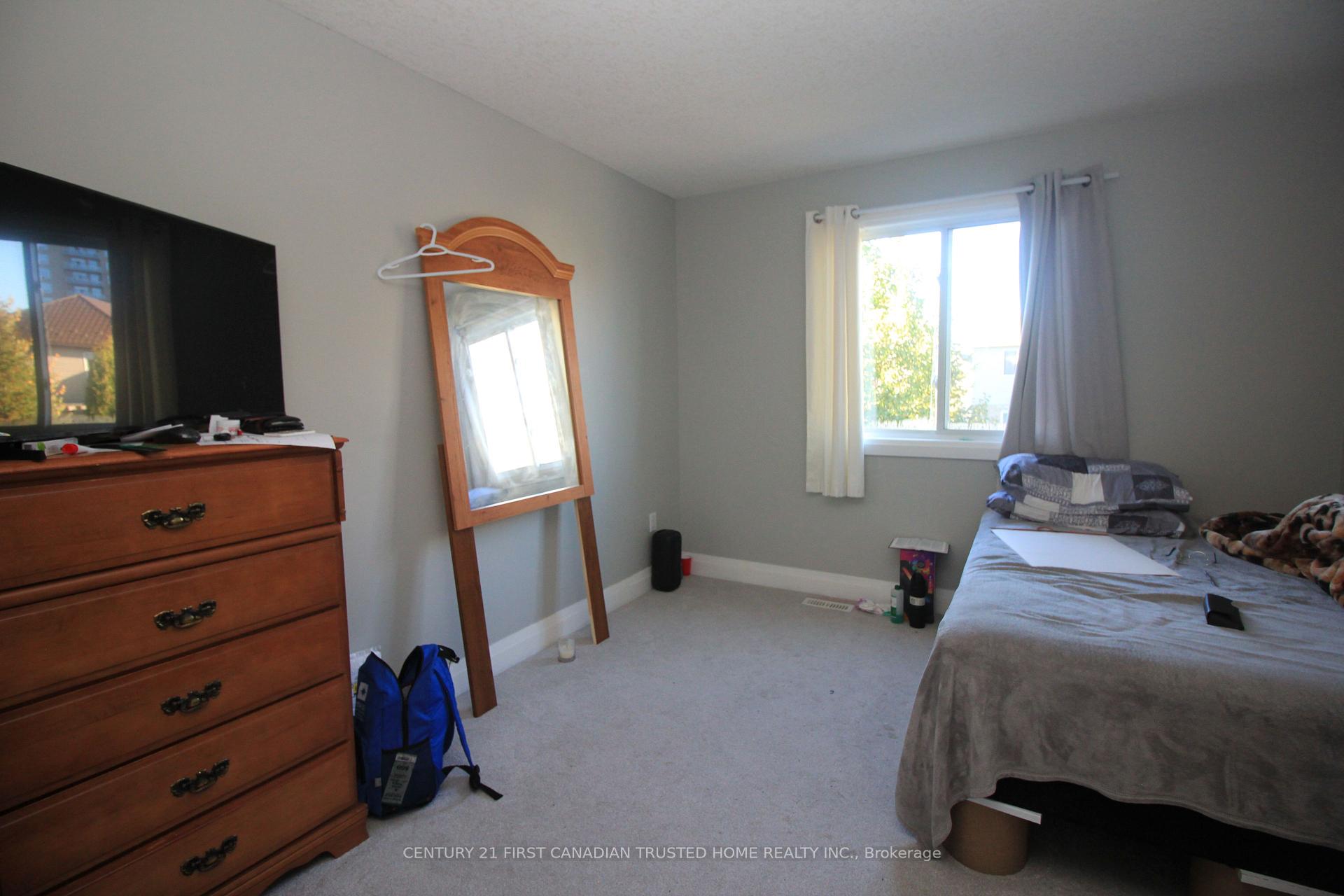 Photo 21 of 6832 Vallas Circle, London, South V — HOMEH