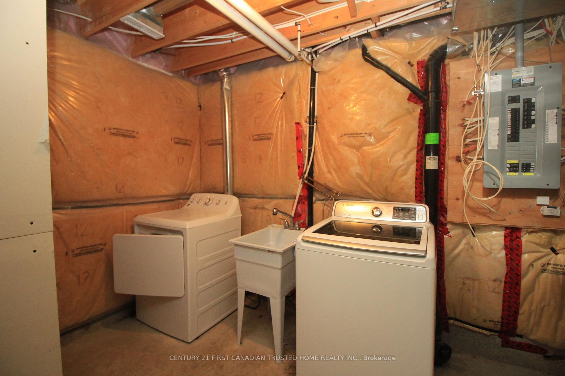 Photo 24 of 6832 Vallas Circle, London, South V — HOMEH