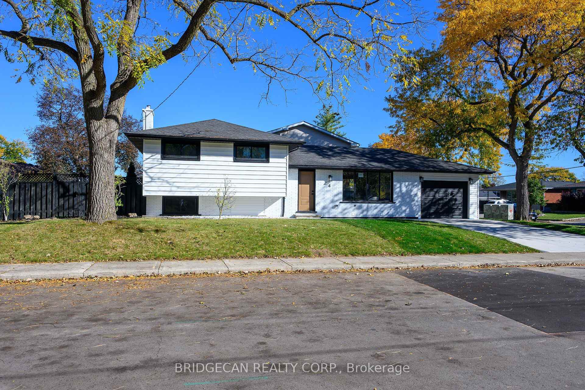 Photo 2 of 4 Bermuda Court, Hamilton, Rolston — HOMEH
