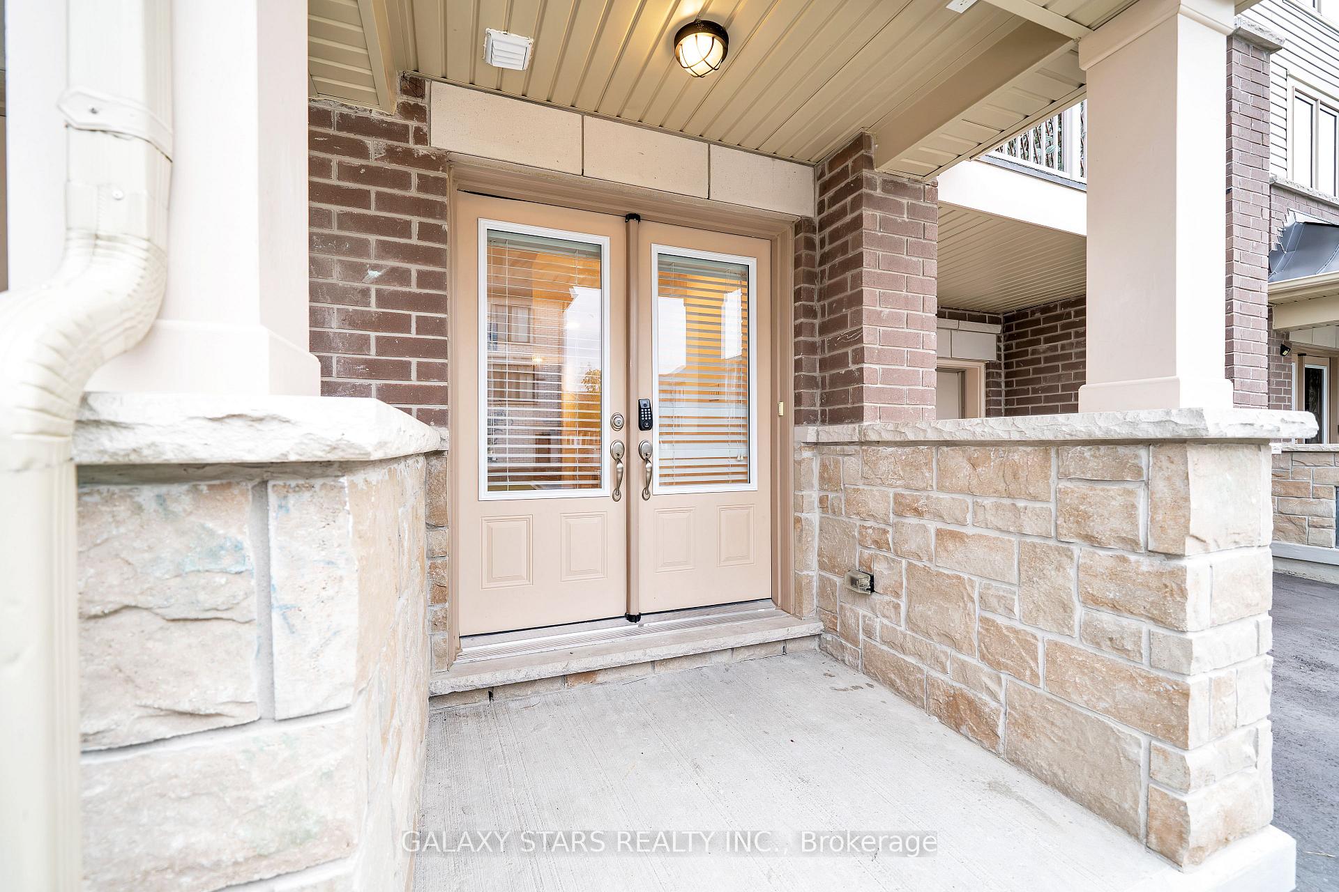 Photo 2 of 50 Ambereen Place, Clarington, Bowmanville — HOMEH