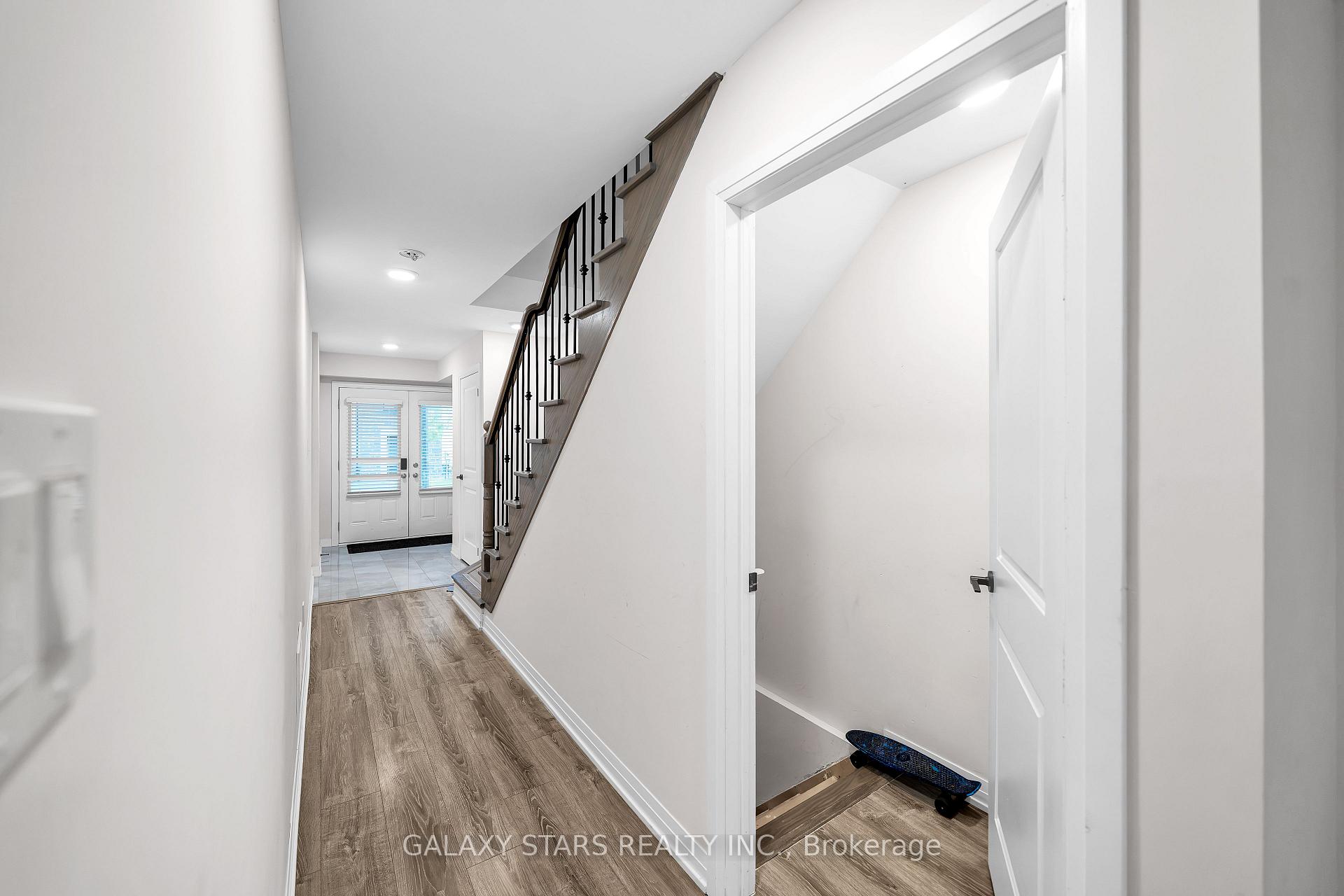 Photo 7 of 50 Ambereen Place, Clarington, Bowmanville — HOMEH
