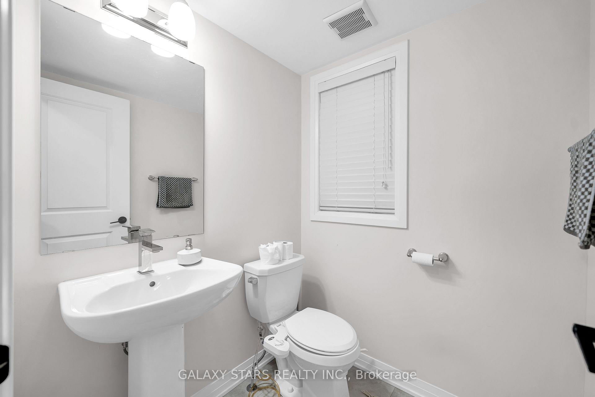 Photo 8 of 50 Ambereen Place, Clarington, Bowmanville — HOMEH