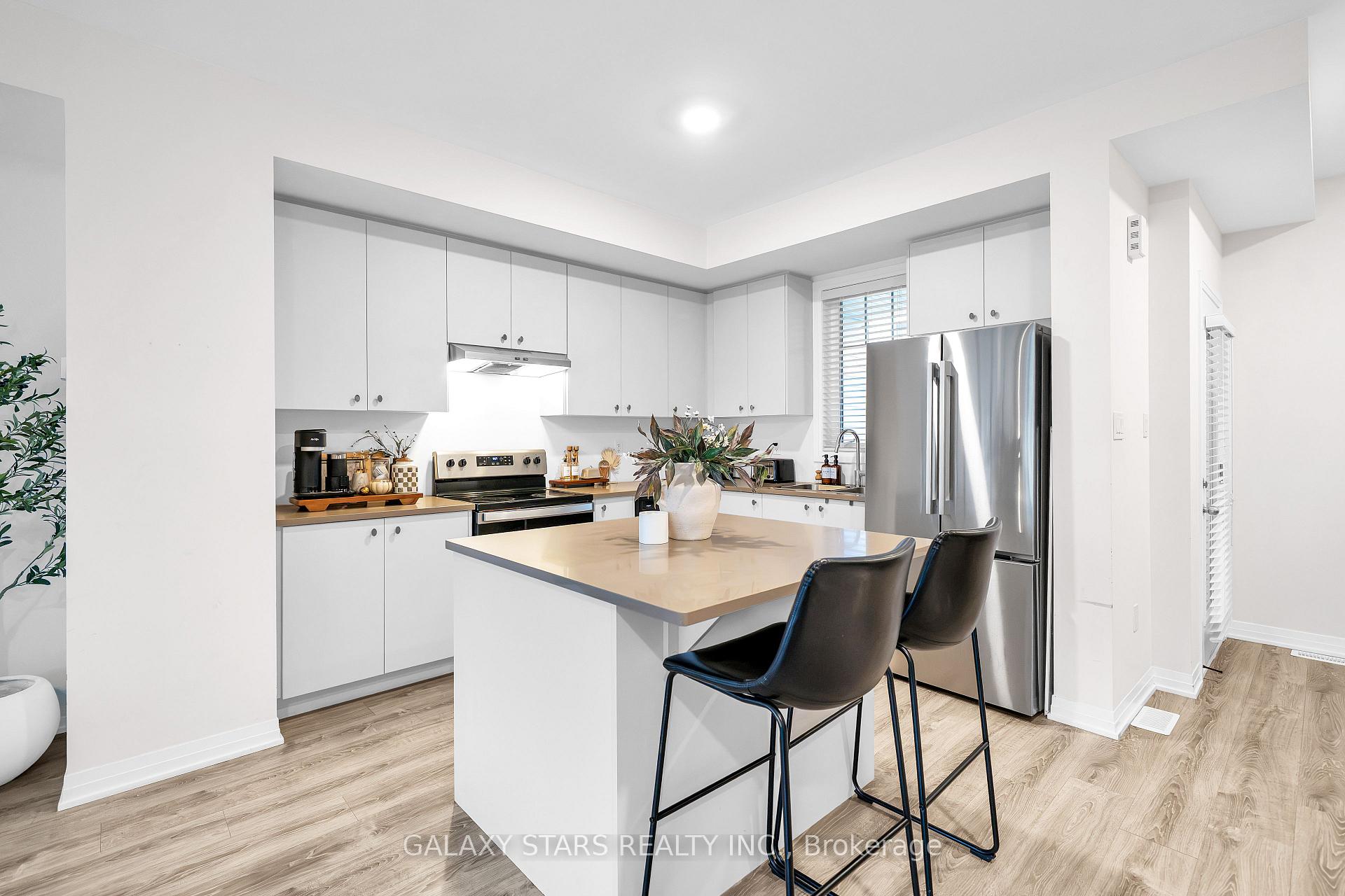Photo 18 of 50 Ambereen Place, Clarington, Bowmanville — HOMEH