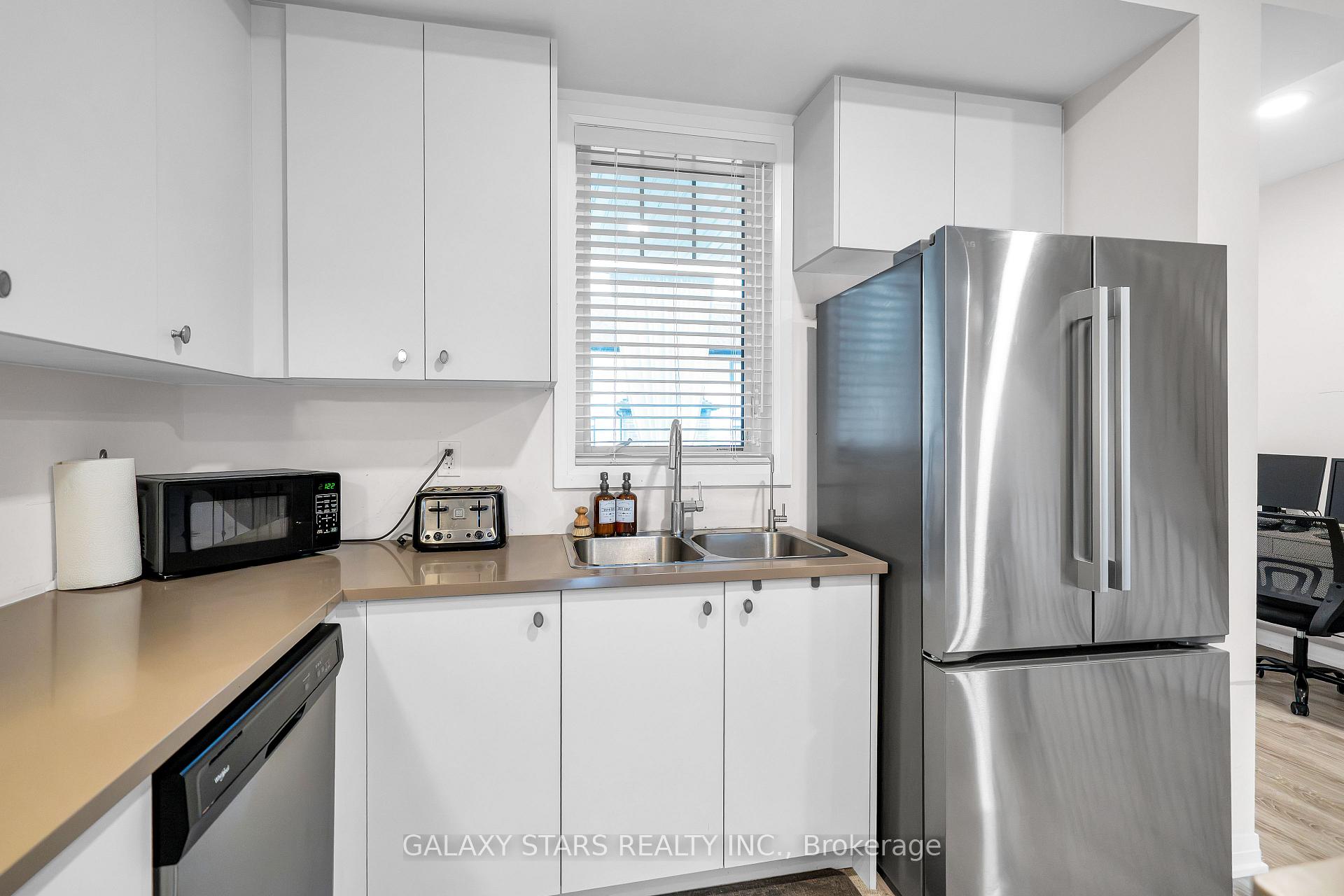 Photo 20 of 50 Ambereen Place, Clarington, Bowmanville — HOMEH
