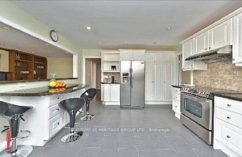 Photo 3 of 134 Mossgrove Trail, North York, St. Andrew-Windfields — HOMEH