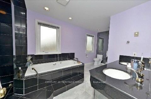 Photo 4 of 134 Mossgrove Trail, North York, St. Andrew-Windfields — HOMEH