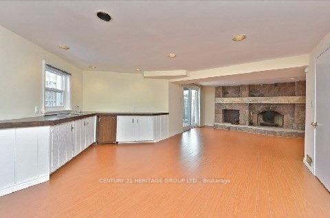 Photo 5 of 134 Mossgrove Trail, North York, St. Andrew-Windfields — HOMEH