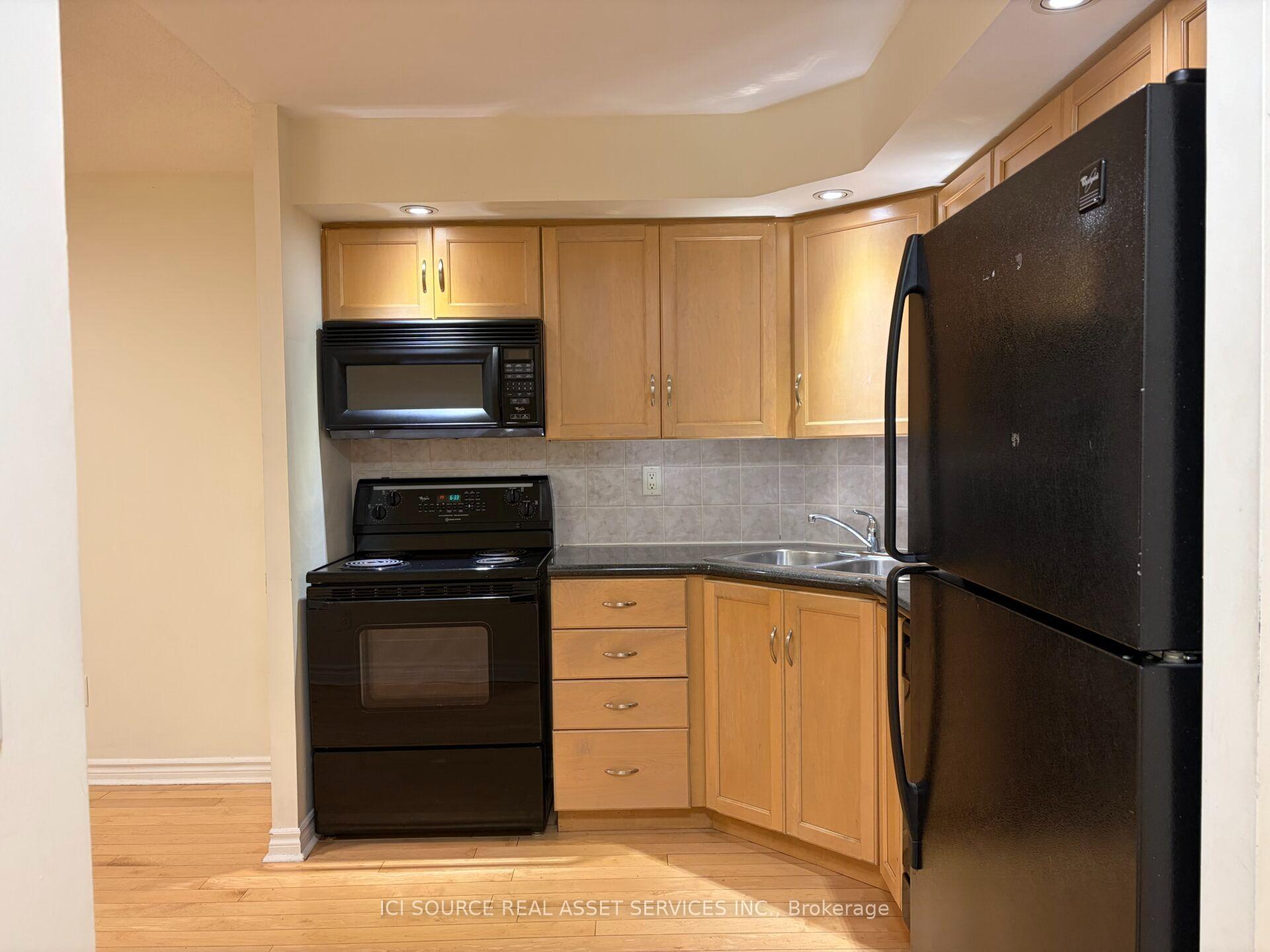 Front of Unit 1445, 250 Wellington Street W