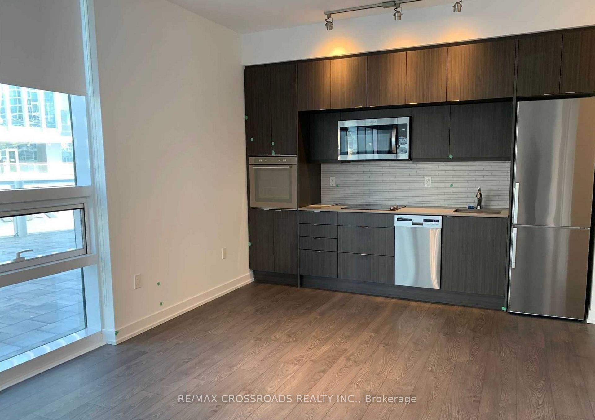 Photo 4 of Unit 803, 10 York Street, Toronto, Waterfront Communities — HOMEH
