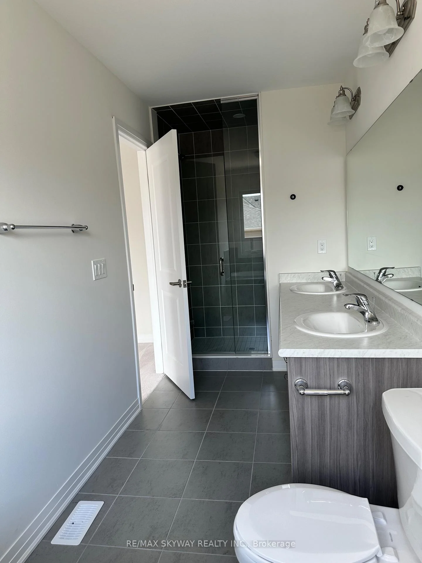 Photo 13 of 54 Robert Wyllie Street, North Dumfries, Ayr — HOMEH