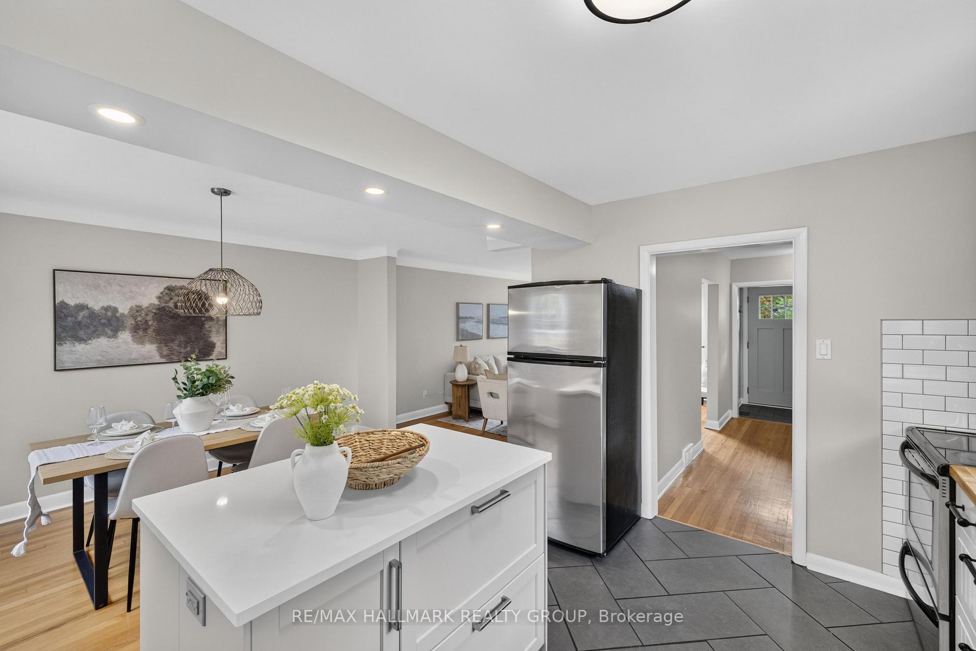 Photo 11 of 1213 Emperor Avenue, Ottawa, Carlington — HOMEH