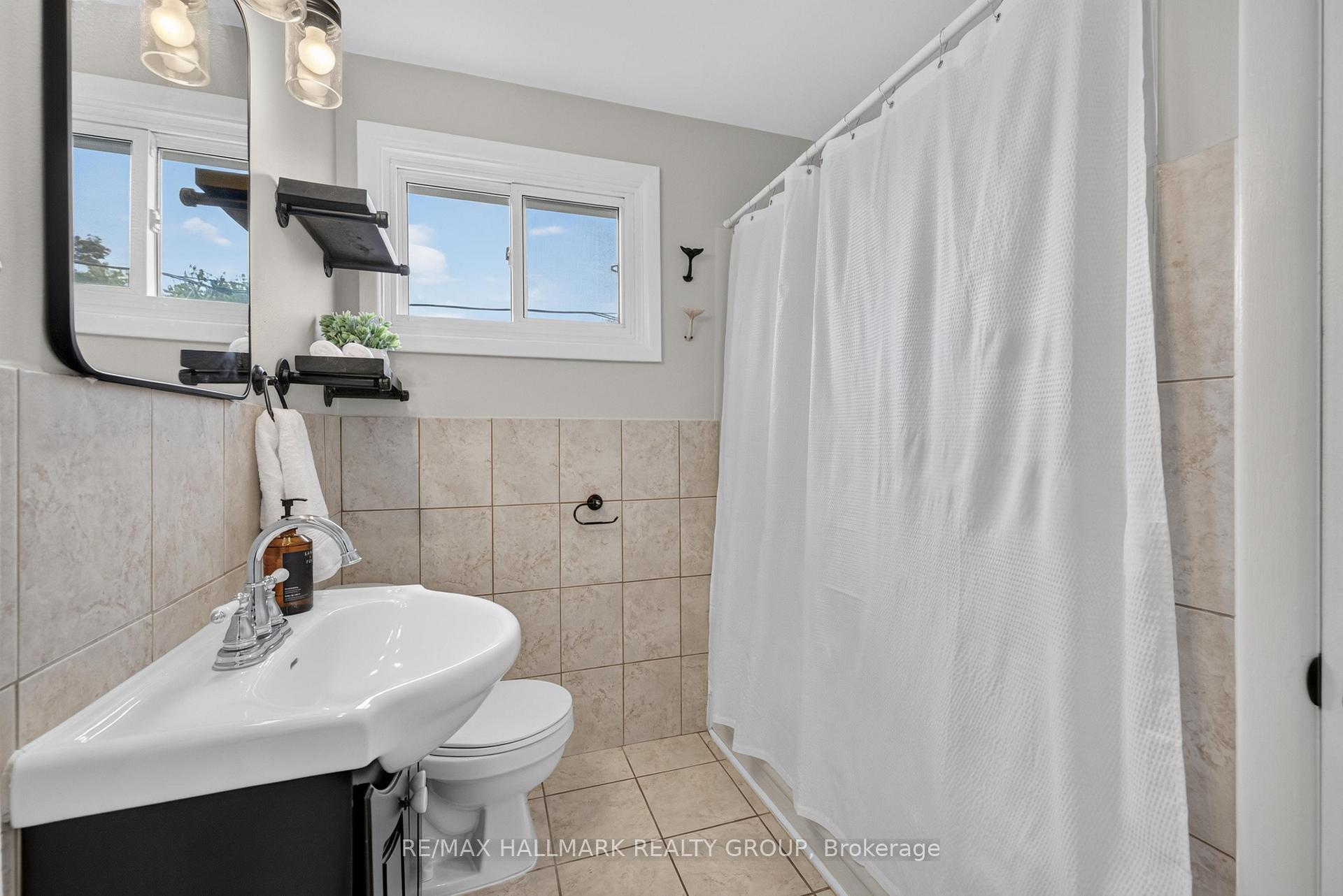Photo 19 of 1213 Emperor Avenue, Ottawa, Carlington — HOMEH