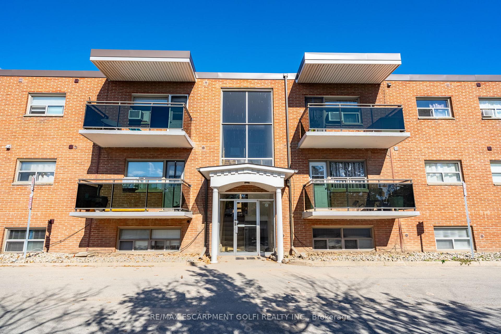 Photo of Unit 102, 264 Oakdale Avenue