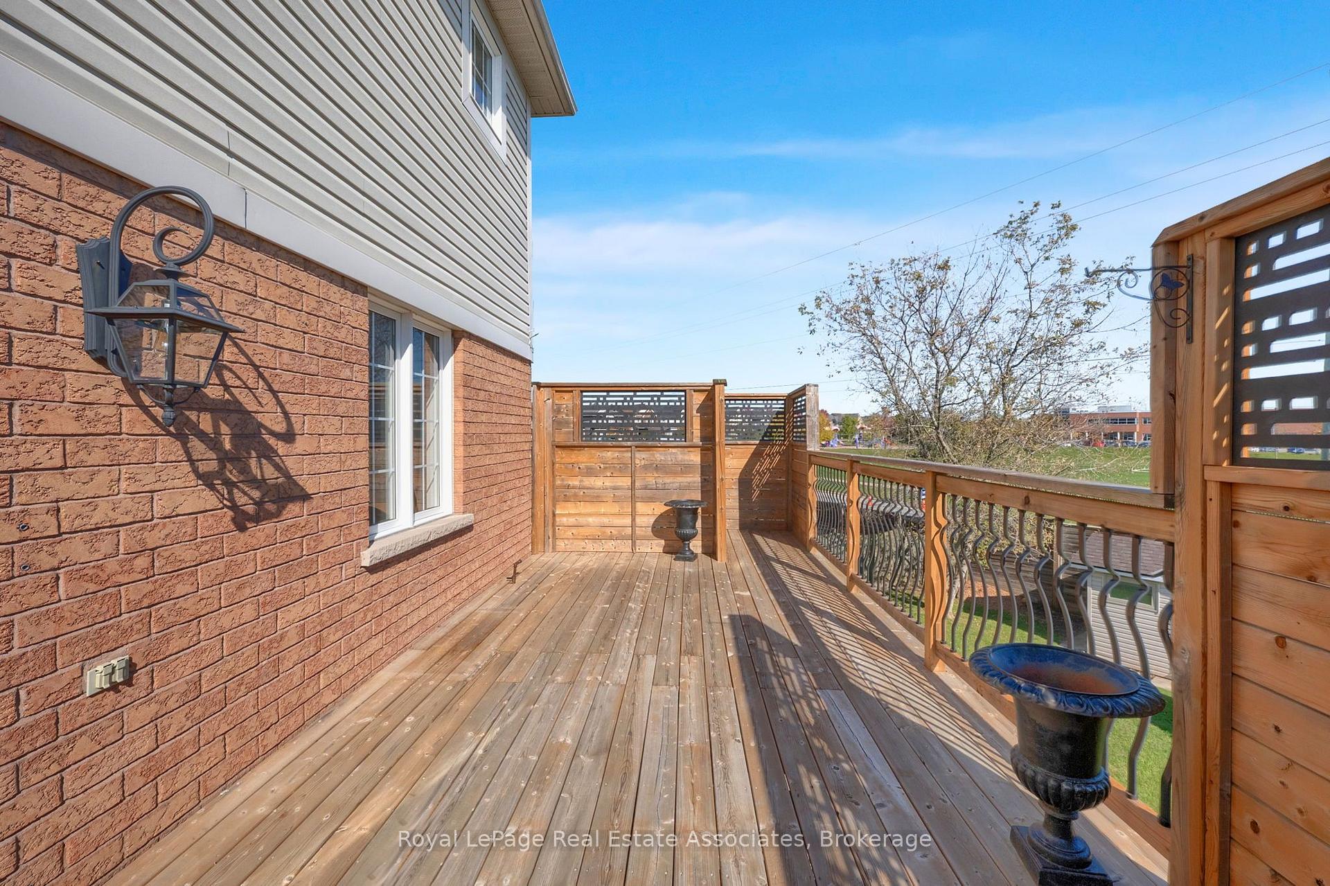 Photo 12 of 31 Crockett Place, Clarington, Bowmanville — HOMEH