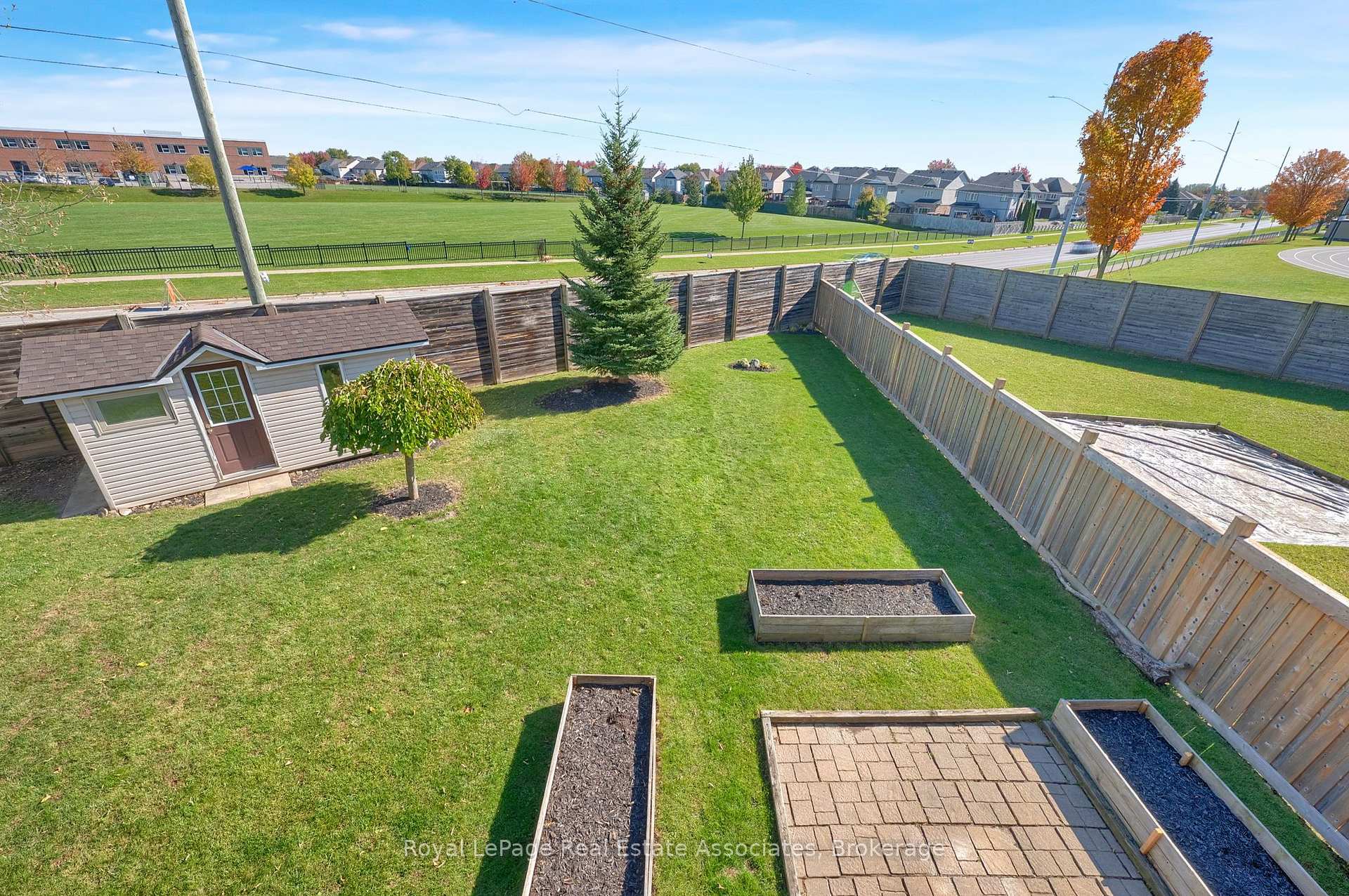 Photo 13 of 31 Crockett Place, Clarington, Bowmanville — HOMEH