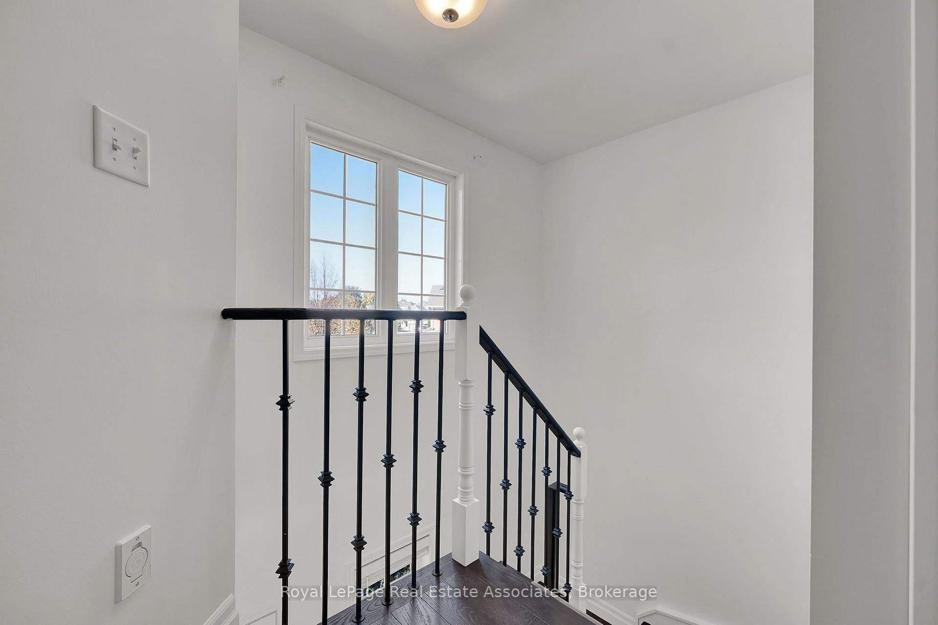 Photo 16 of 31 Crockett Place, Clarington, Bowmanville — HOMEH